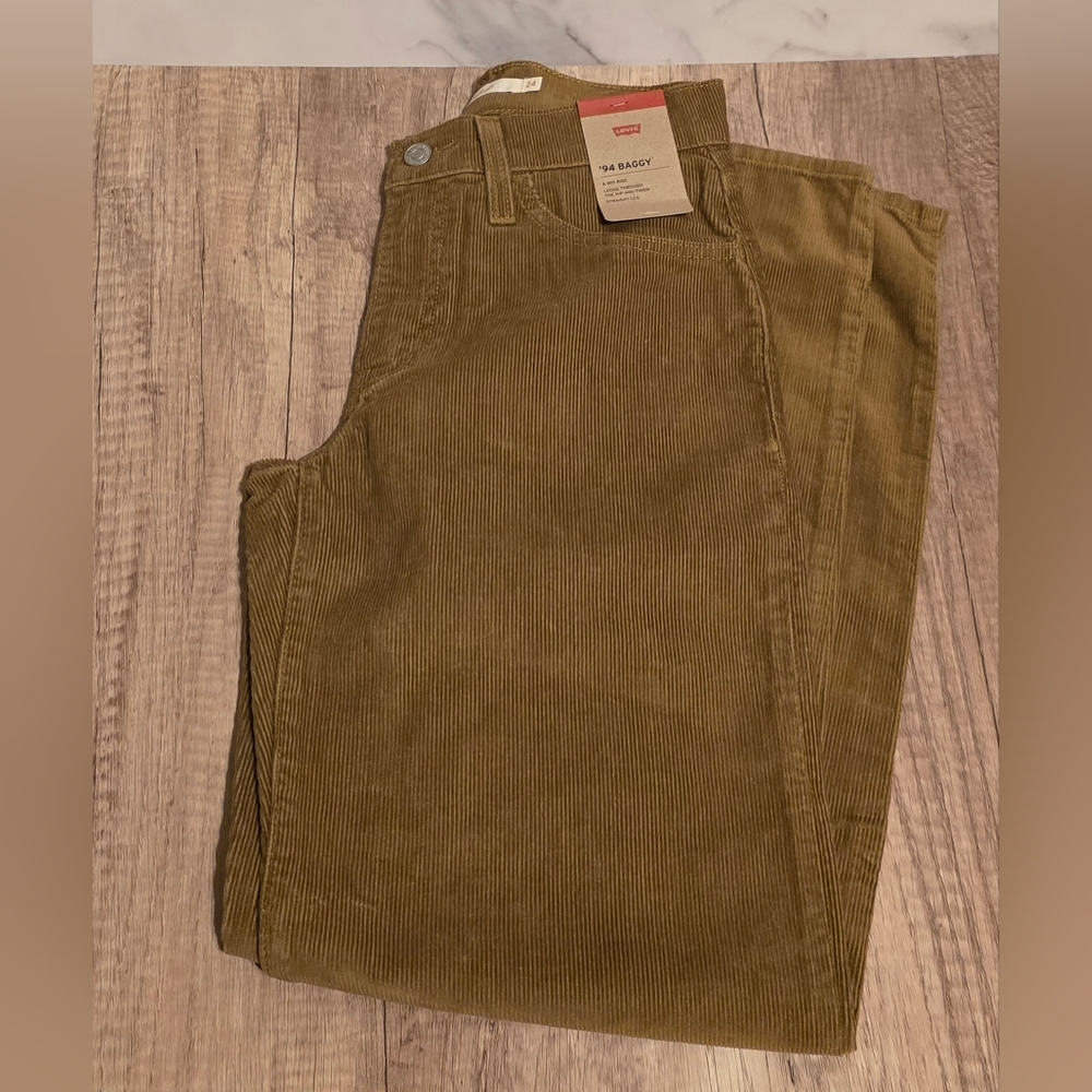 Levi's Women's '94 Baggy Tan Corduroy Mid Rise Pants NWT Size 24x31